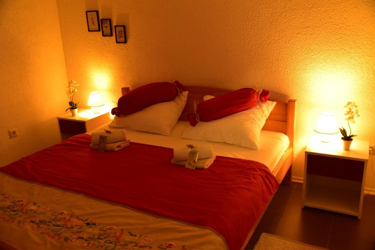 Apartment Bobic Licko Petrovo Selo Екстериор снимка