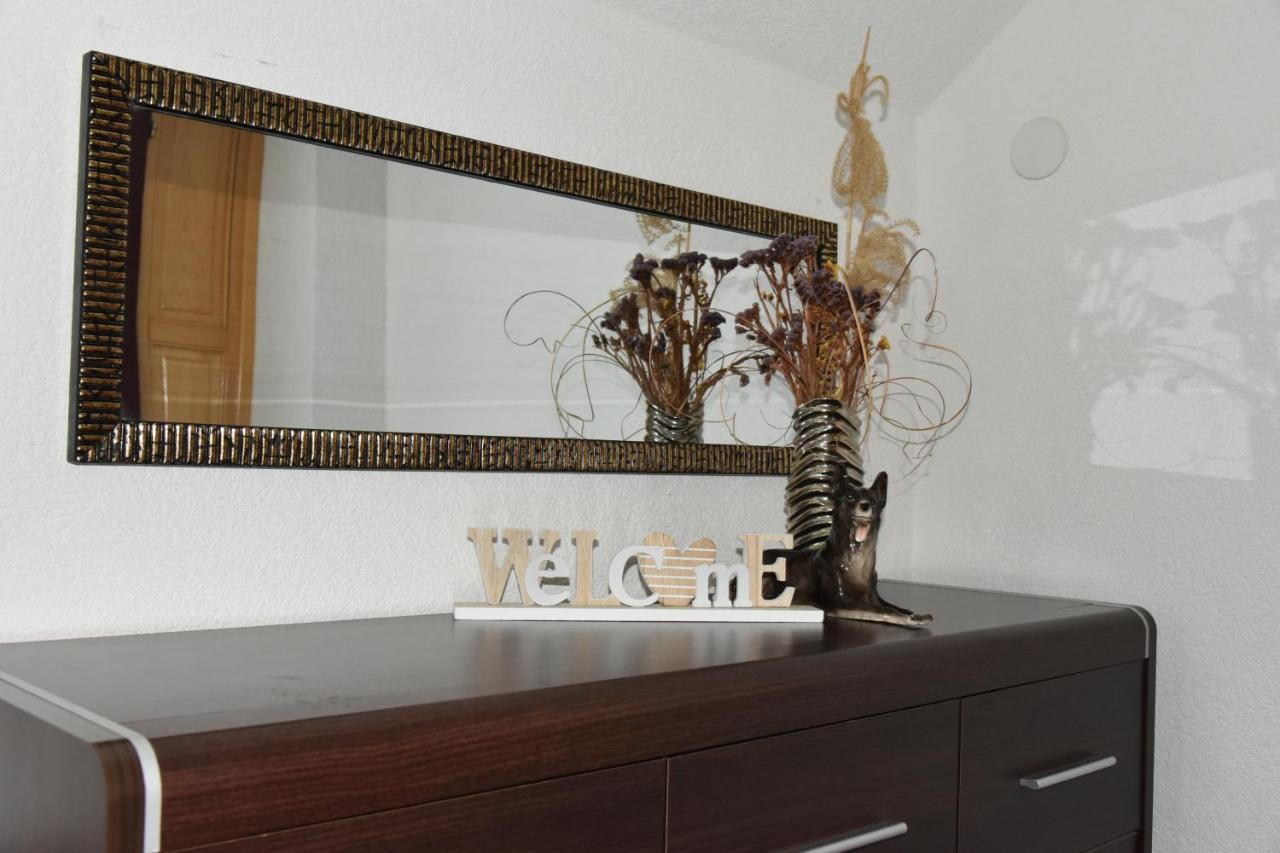 Apartment Bobic Licko Petrovo Selo Екстериор снимка