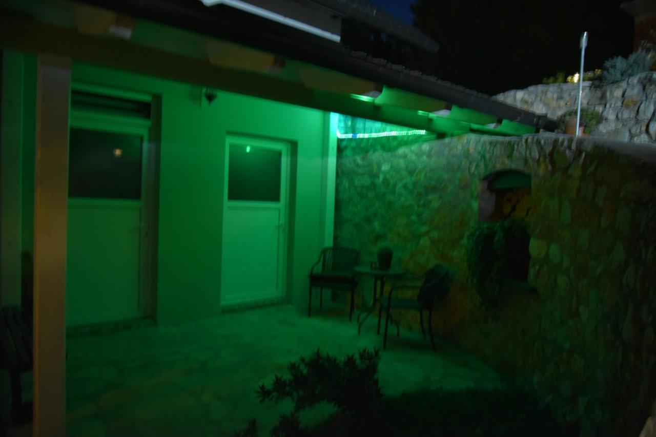 Apartment Bobic Licko Petrovo Selo Екстериор снимка