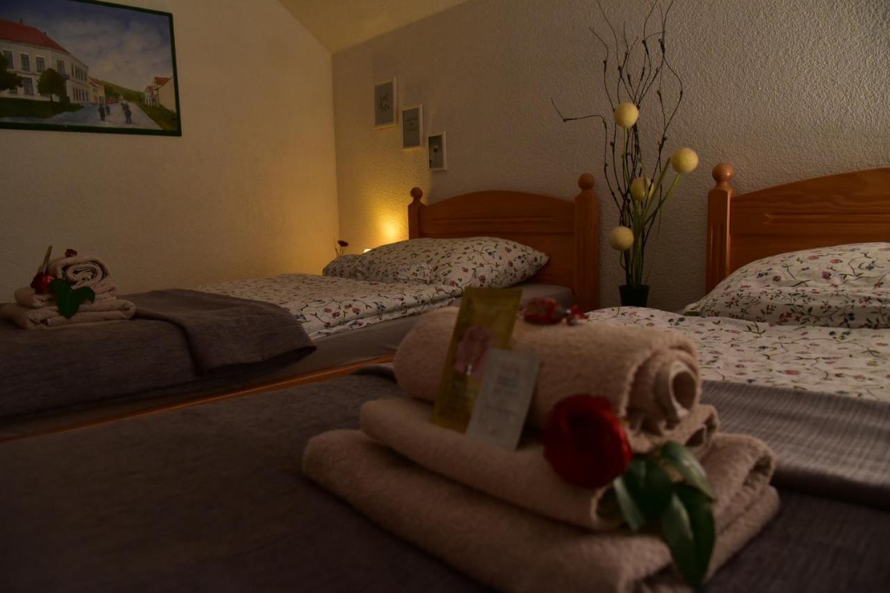 Apartment Bobic Licko Petrovo Selo Екстериор снимка